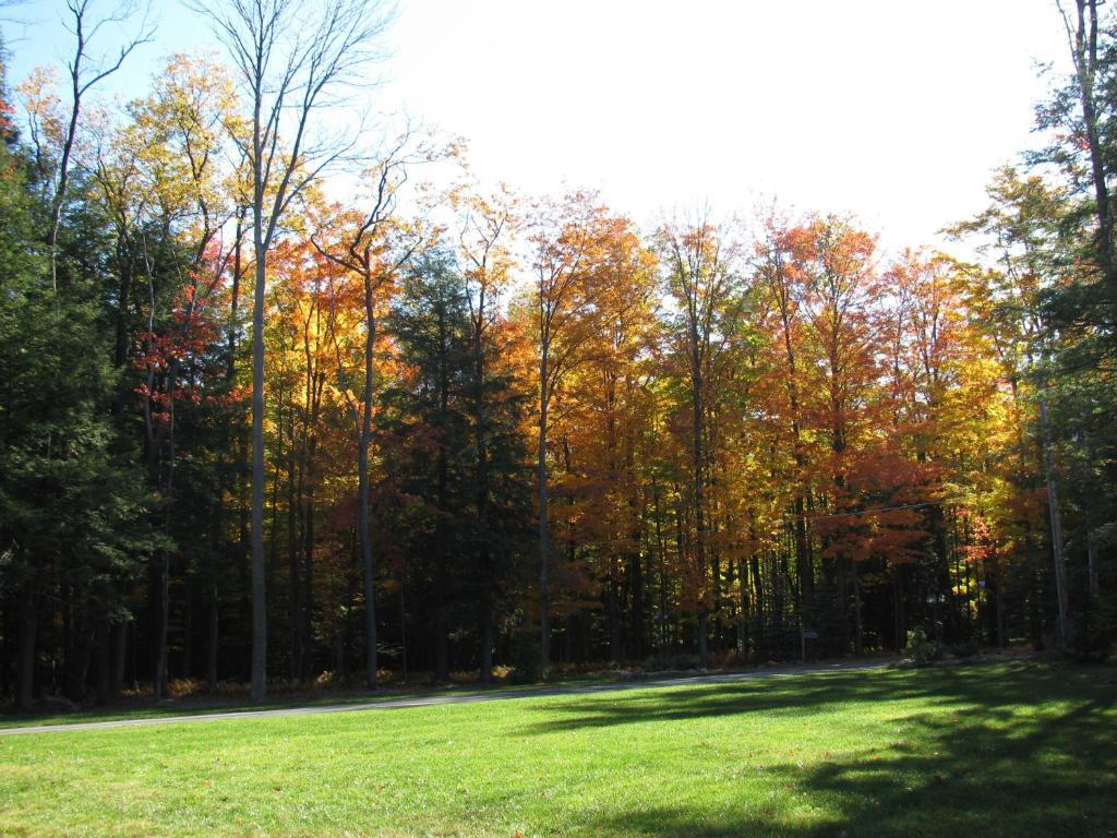 Sullivan Trail Inn & Suites Pocono Lake Dış mekan fotoğraf