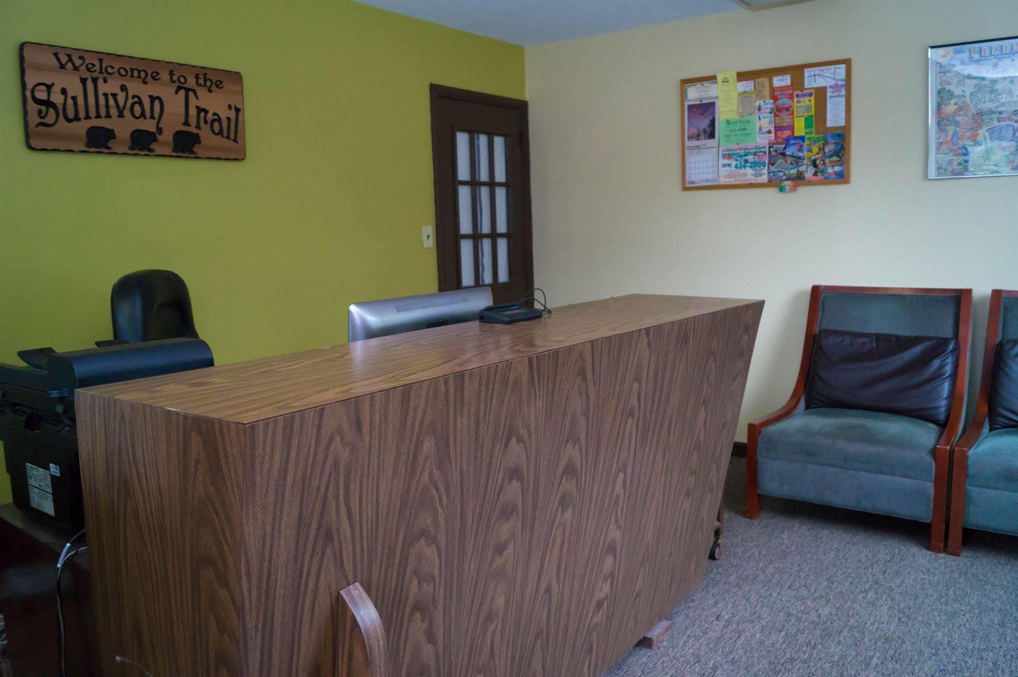 Sullivan Trail Inn & Suites Pocono Lake Dış mekan fotoğraf