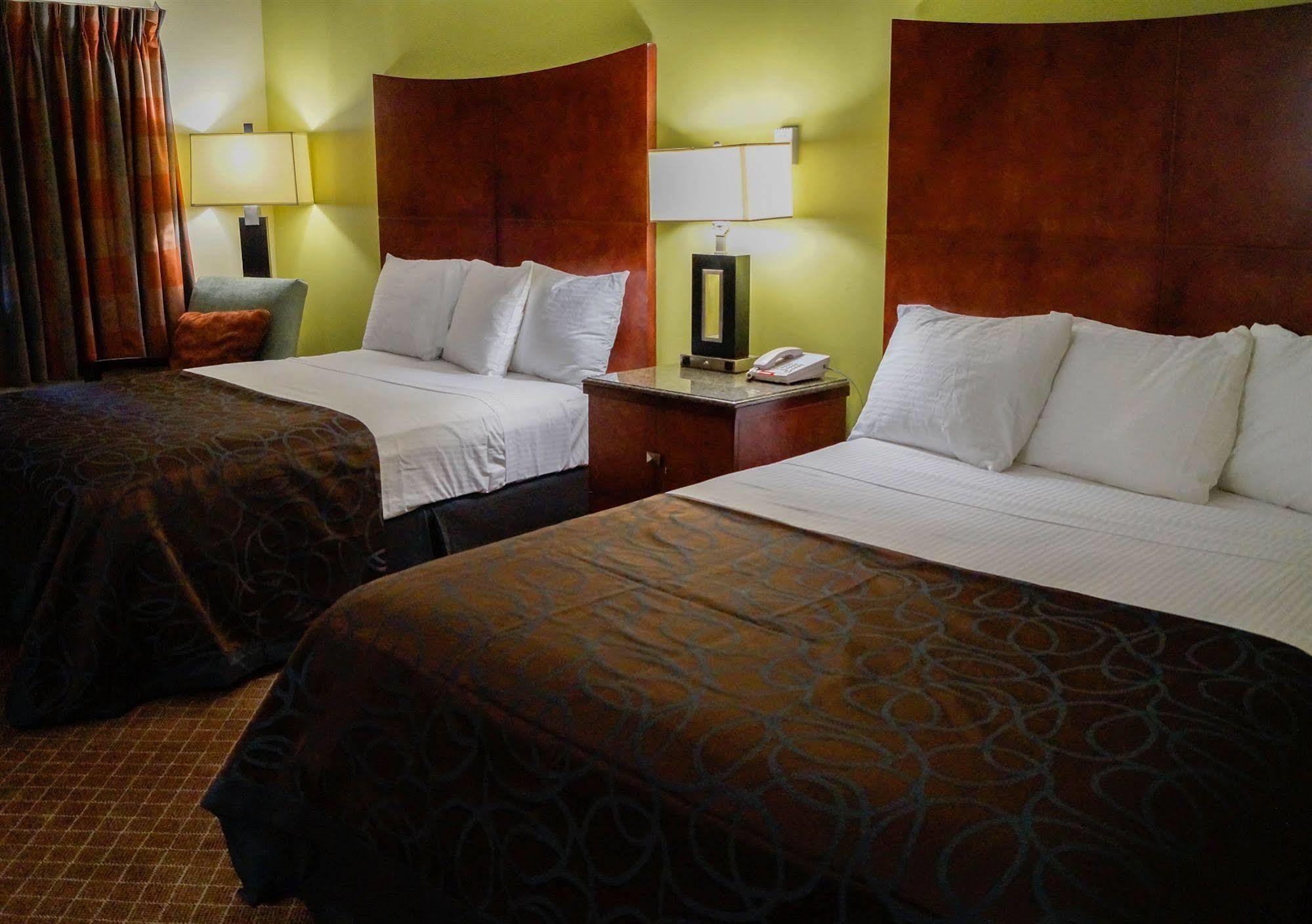 Sullivan Trail Inn & Suites Pocono Lake Dış mekan fotoğraf