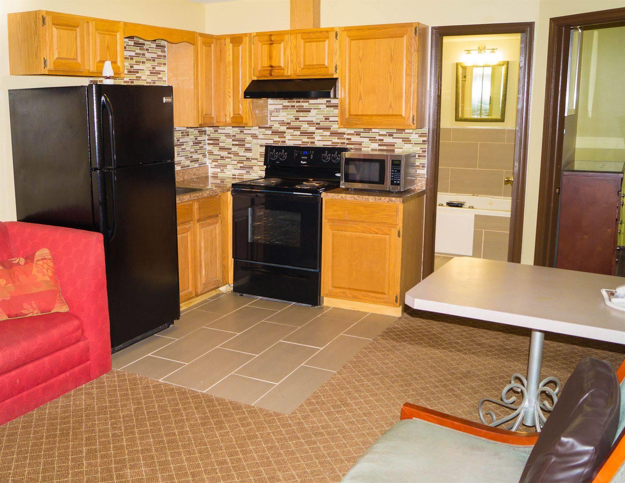 Sullivan Trail Inn & Suites Pocono Lake Dış mekan fotoğraf